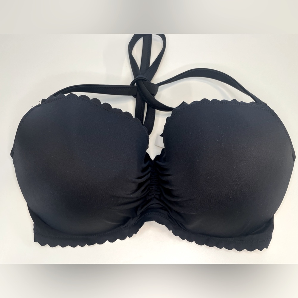 Victoria’s Secret Scalloped Edge Swim Top 34DDD